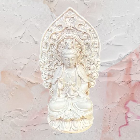 Kwan Yin Statue in Ivory Resin, 5-Inch Buddhist Goddess of Mercy, Peaceful Home - Picture 1 of 9